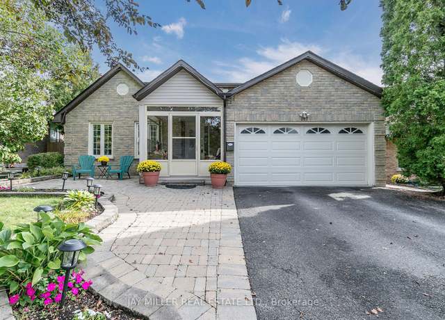 Photo of 917 Ferndale Cres, Newmarket, ON L3Y 6B6