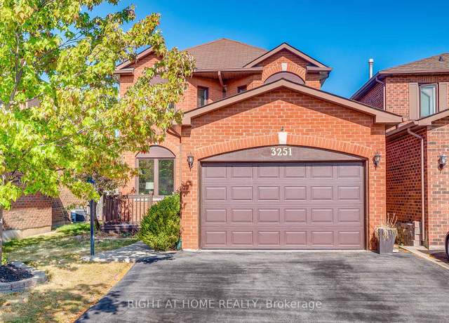 Photo of 3251 Greenbelt Cres, Mississauga, ON L5N 5X8