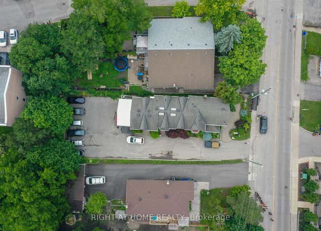 Photo of 482 Queen St, Newmarket, ON L3Y 2H3
