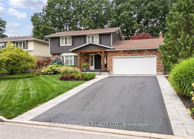 Photo of 5 Village Green Dr, St. Catharines, ON L2N 5N9