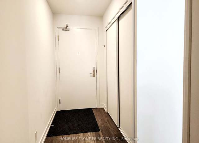 Photo of 33 Helendale Ave #717, Toronto, ON M4R 1C5