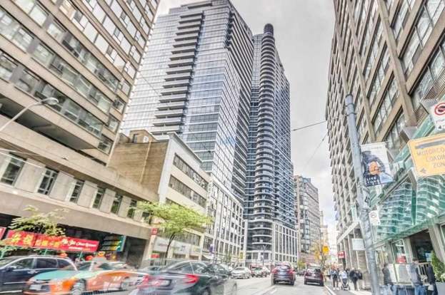 21 Carlton St 405 Toronto On M5b 1l3 Mls C4436499 Redfin