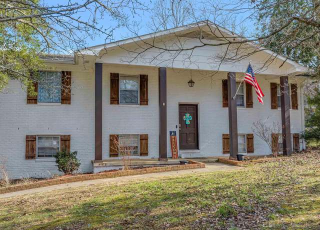Property at 501 35th St NE, Fort Payne, AL 35967, 4 beds, 2.5 baths