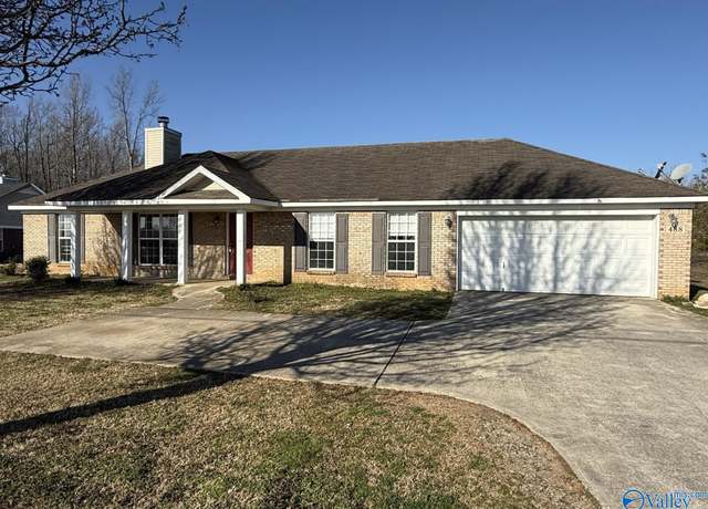 Property at 488 Hills Chapel Rd, Hazel Green, AL 35750, 3 beds, 2 baths