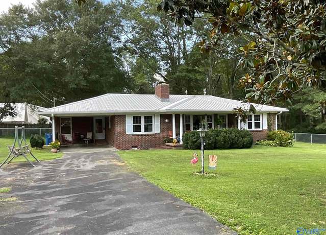 Property at 233 Twin Lakes Dr, Arab, AL 35016, 3 beds, 1.5 baths