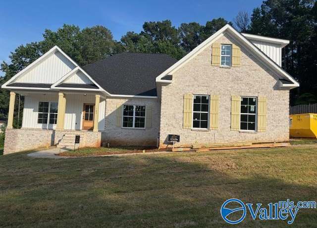 Property at 163 Santa Maria Dr, Huntsville, AL 35811, 4 beds, 3 baths