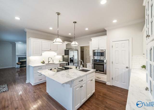 Property at 14003 Randamere Dr SE, Huntsville, AL 35803, 5 beds, 3 baths