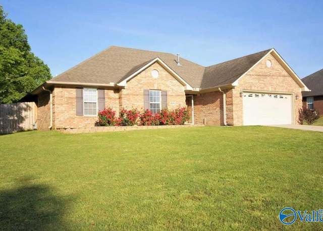 Property at 14492 Sloan Rd, Athens, AL 35613, 3 beds, 2 baths