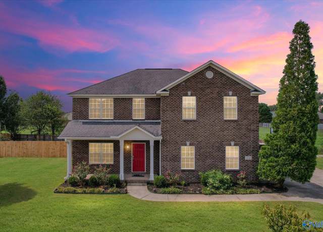 Property at 314 Ravens Crest Dr, New Market, AL 35761, 4 beds, 2.5 baths