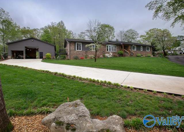 Property at 1805 Roseberry Dr, Scottsboro, AL 35769, 4 beds, 3 baths