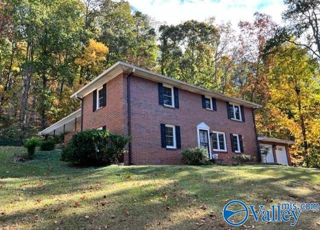 Property at 401 Hollywood Rd, Gadsden, AL 35901, 4 beds, 3 baths