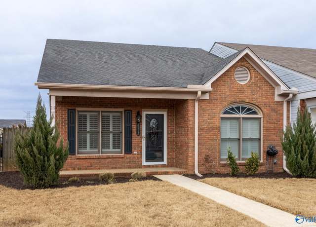 Property at 2112 Yorkshire SE, Decatur, AL 35601, 2 beds, 2 baths