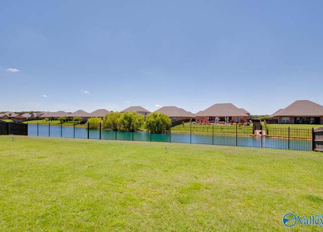 Property at 116 Cove Brook Dr, Meridianville, AL 35759, 4 beds, 3.5 baths