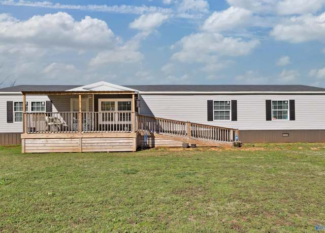 Property at 86 County Road 550, Trinity, AL 35673, 4 beds, 2 baths