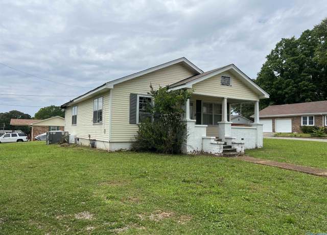 Property at 1100 Bernice St, Tuscumbia, AL 35674, 2 beds, 1 bath