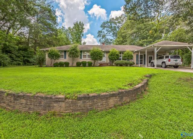 Property at 1823 Vestavia Dr, Decatur, AL 35603, 3 beds, 2 baths
