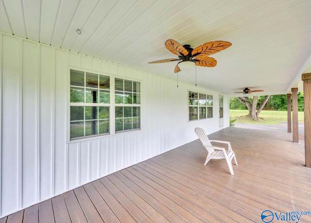 Property at 3031 Scottsboro Hwy 79, Scottsboro, AL 35769, 2 beds, 2 baths