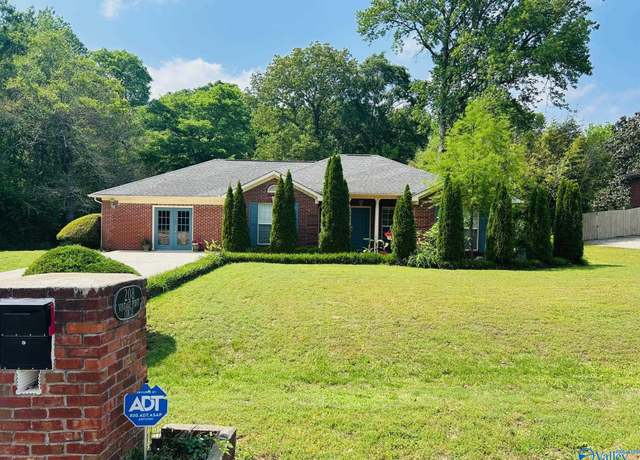 Property at 208 Vintage Point Cir, Huntsville, AL 35811, 3 beds, 2 baths