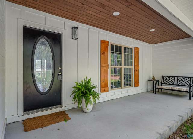 Property at 45 Hickory Ln, Valley Head, AL 35989, 3 beds, 2 baths