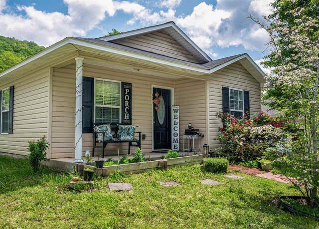 Property at 401 Lincoln Ave SE, Fort Payne, AL 35967, 3 beds, 1.5 baths