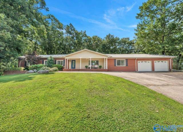 Property at 2101 Wyeth Dr, Guntersville, AL 35976, 4 beds, 3 baths