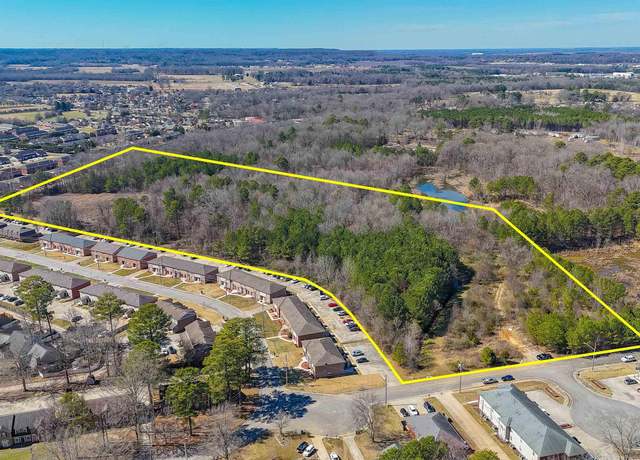 Property at 7.5 Brownstone Ct SW, Decatur, AL 35603