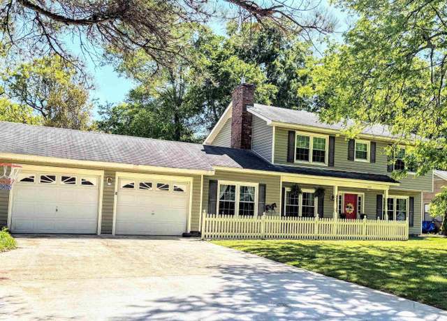 Property at 1919 Patterson St, Decatur, AL 35601, 4 beds, 2.5 baths
