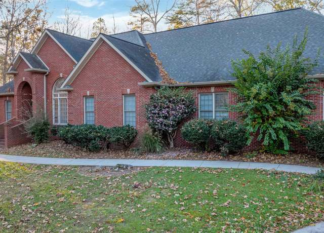 Property at 4230 Greenhill Blvd NW, Fort Payne, AL 35968, 3 beds, 2.5 baths
