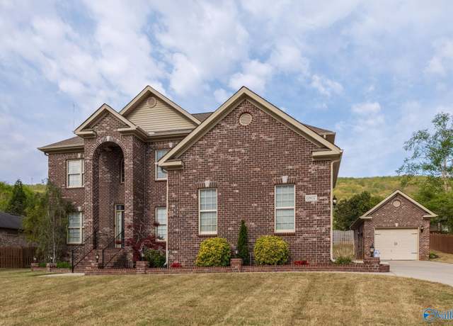 Property at 6807 Hampton Bend Cir, Owens Cross Roads, AL 35763, 5 beds, 3.5 baths