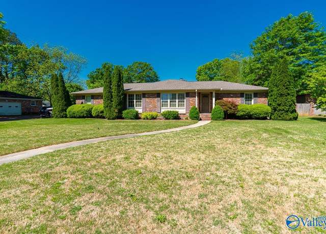 Property at 2211 Fleetwood Dr SE, Decatur, AL 35601, 4 beds, 2.5 baths