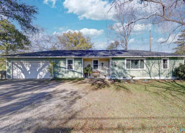 Property at 2003 Main Street West, Hartselle, AL 35640, 4 beds, 2 baths