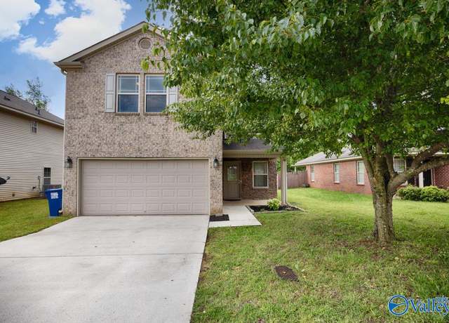Property at 220 Valleyside Dr NE, Huntsville, AL 35810, 3 beds, 2.5 baths