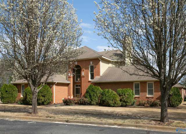 Property at 100 Paddington Grn, Huntsville, AL 35824, 3 beds, 2.5 baths