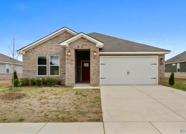 Property at 12579 Buck Rd, Athens, AL 35613, 4 beds, 2 baths