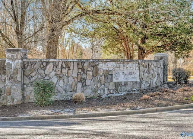 Property at 1618 Lake Cove Dr SW, Decatur, AL 35603