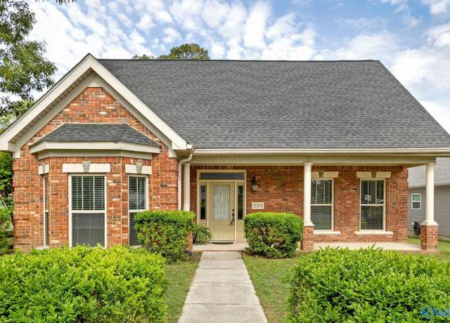 Property at 505 Barkley St SW, Hartselle, AL 35640, 3 beds, 2 baths