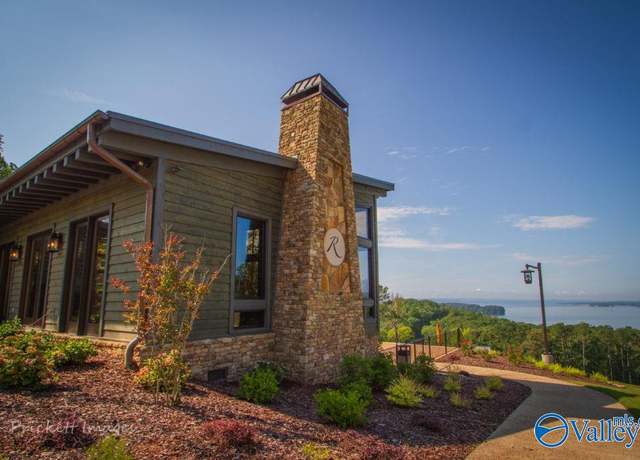 Property at 82 Boathouse Dr, Guntersville, AL 35976