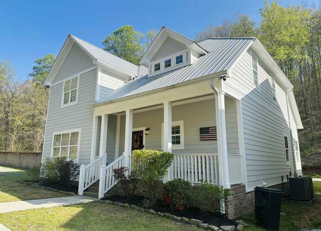 Property at 1571 Patterson St, Guntersville, AL 35976, 4 beds, 3.5 baths