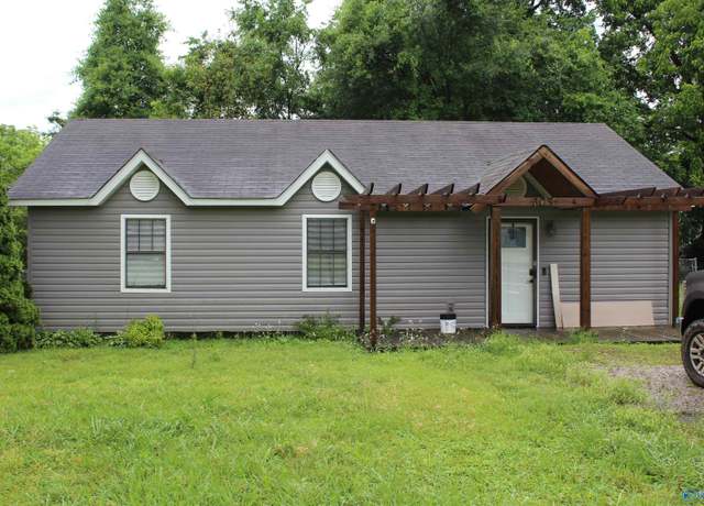 Property at 603 SW Bradley St, Decatur, AL 35601, 3 beds, 1.5 baths