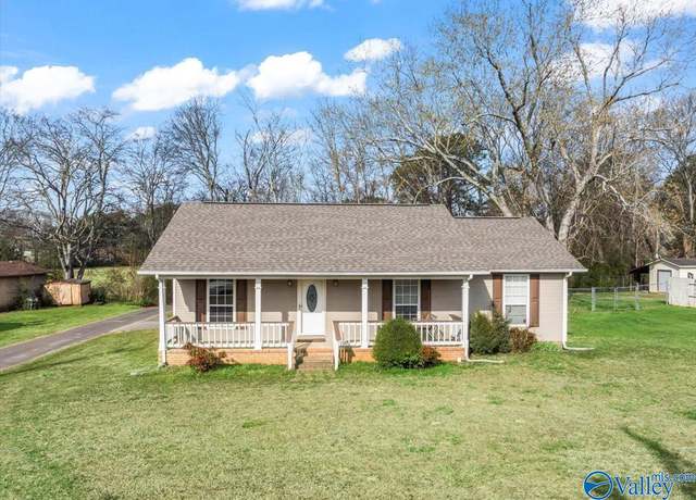 Property at 508 Highland Ave, Scottsboro, AL 35769, 3 beds, 2 baths