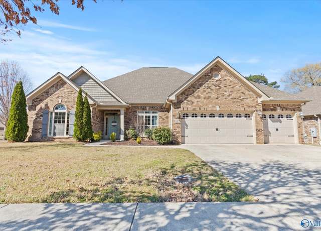 Property at 4529 SE Blairmont Dr SE, Owens Cross Roads, AL 35763, 5 beds, 4.5 baths
