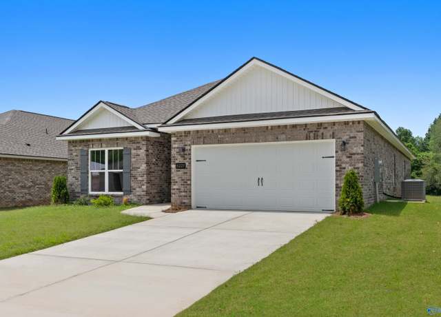 Property at 6227 Pisgah Dr NW, Huntsville, AL 35810, 4 beds, 3 baths
