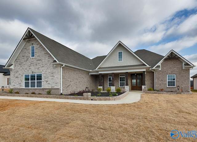 Property at 20859 Lakewood Dr, Athens, AL 35611, 4 beds, 3.5 baths