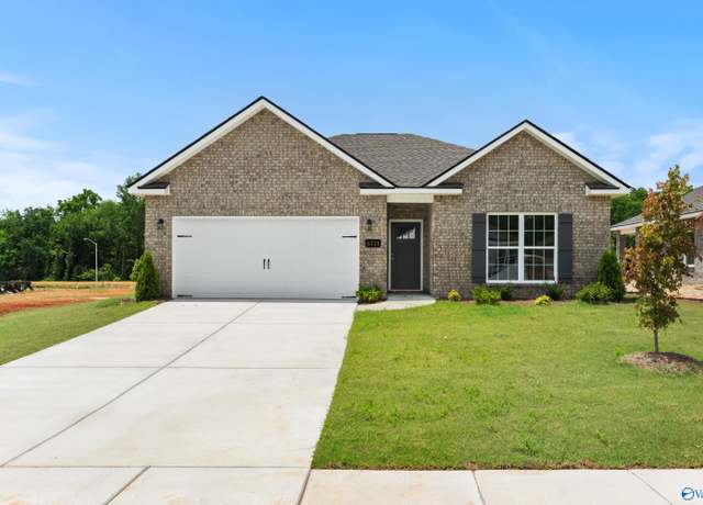 Property at 6221 Pisgah Dr NW, Huntsville, AL 35810, 3 beds, 2 baths