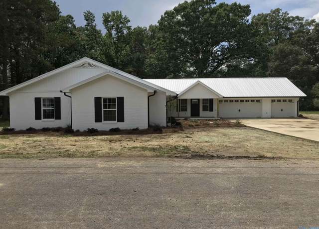 Property at 716 Ruby St, Gadsden, AL 35901, 4 beds, 3 baths