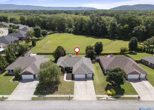 Property at 7009 Eagle Park Cir, Owens Cross Roads, AL 35763, 3 beds, 2 baths