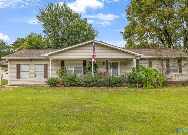 Property at 3824 Browns Valley Rd, Guntersville, AL 35976, 4 beds, 2.5 baths