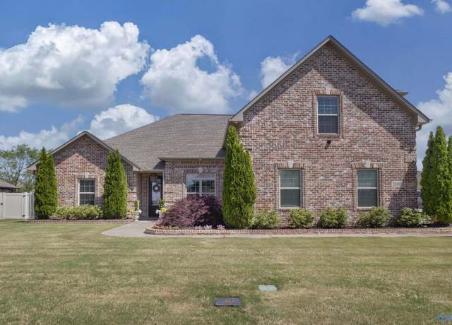 Property at 22683 Pin Oak Dr, Athens, AL 35613, 4 beds, 3.5 baths