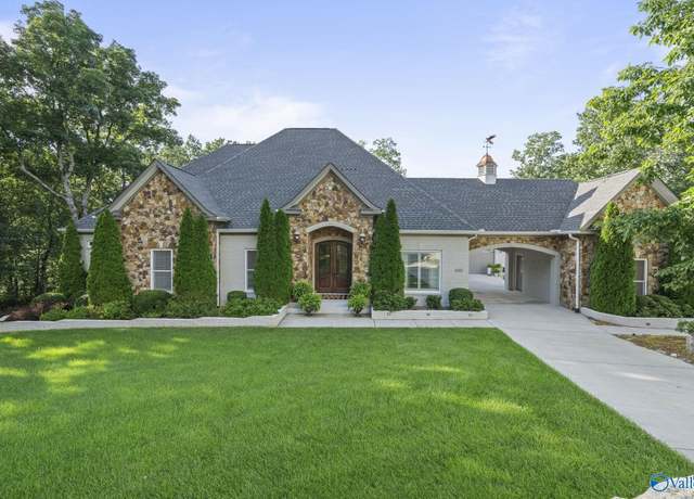 Property at 4048 Hawks Way, Huntsville, AL 35811, 4 beds, 3.5 baths