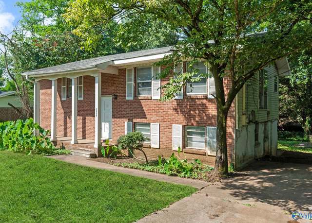 Property at 2909 Pulaski Pike NW, Huntsville, AL 35810, 3 beds, 2 baths